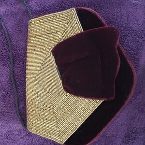 Gold velvet purs